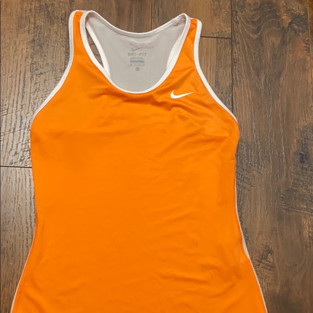 Women’s Nike racer back tank